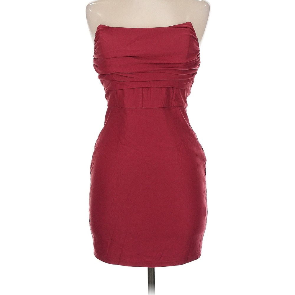 Elegant Strapless Red Dress